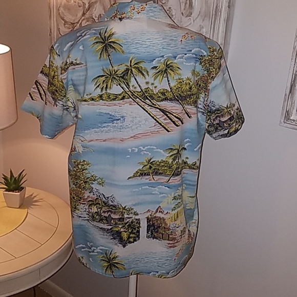 Wave Shoppe Hawaiian Shirt - Picture 4 of 6